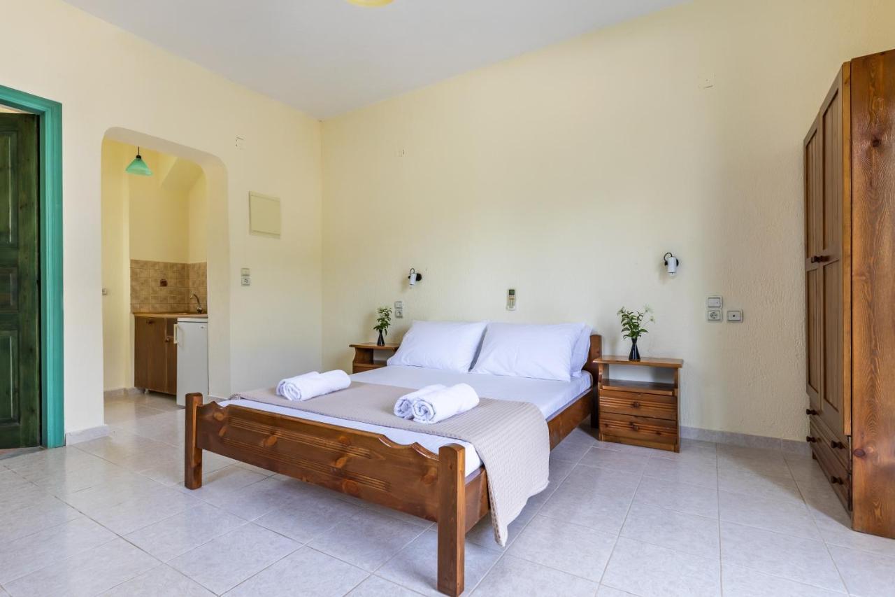 Skopelos Evergreen Apartments Стафилос Экстерьер фото