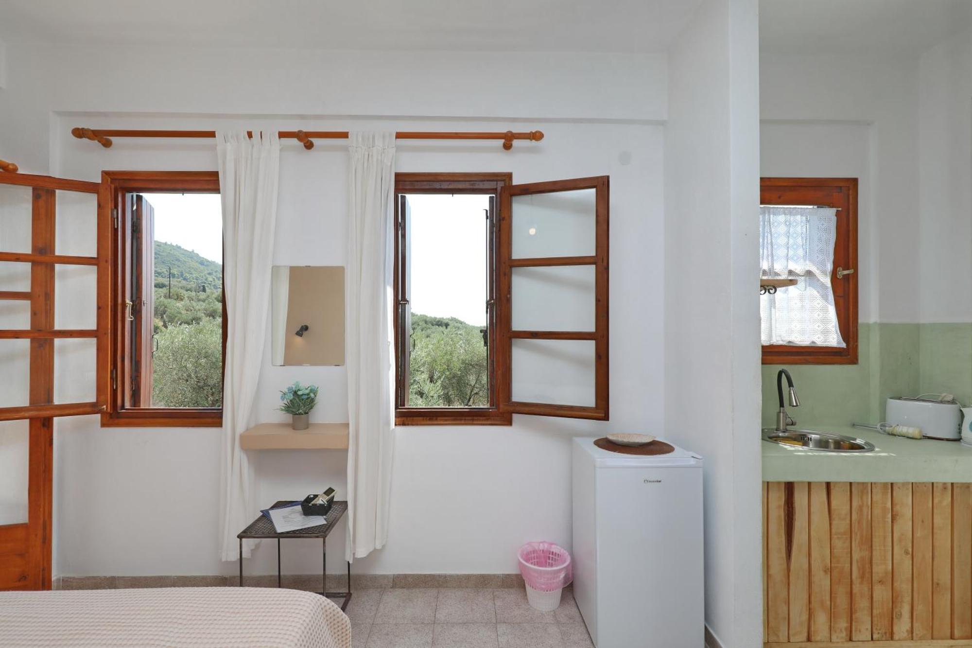 Skopelos Evergreen Apartments Стафилос Экстерьер фото